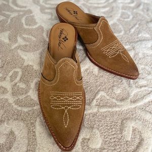 Patricia Nash Western mules